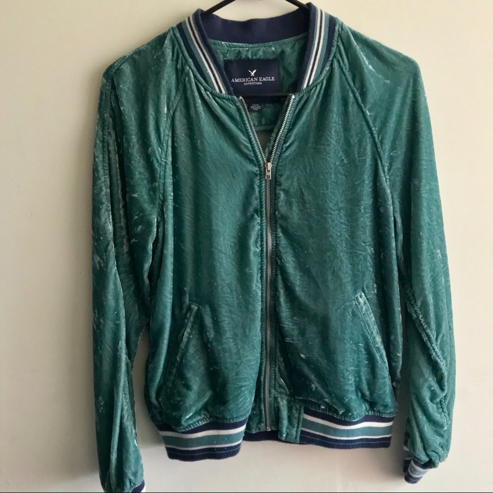 Stylish, velvet teal/green bomber jacket!